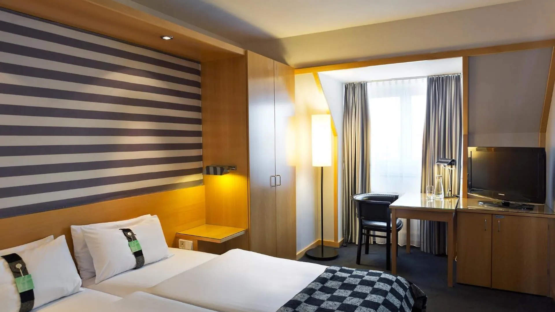 Holiday Inn Vienna City By Ihg 4*,  Австрия