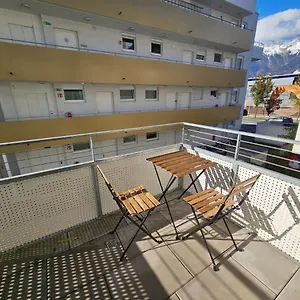 Apartment Stylish In + 1 Parking Spot Innsbruck