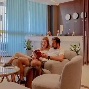 κάντε κράτηση εδώ