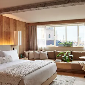 Hotel 1 *****