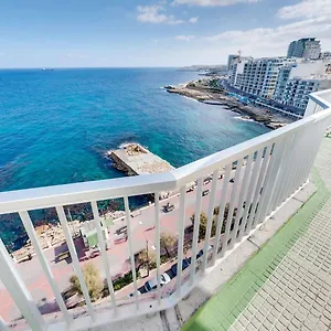 κάντε κράτηση εδώ