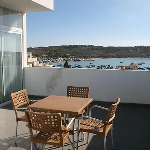 κάντε κράτηση εδώ